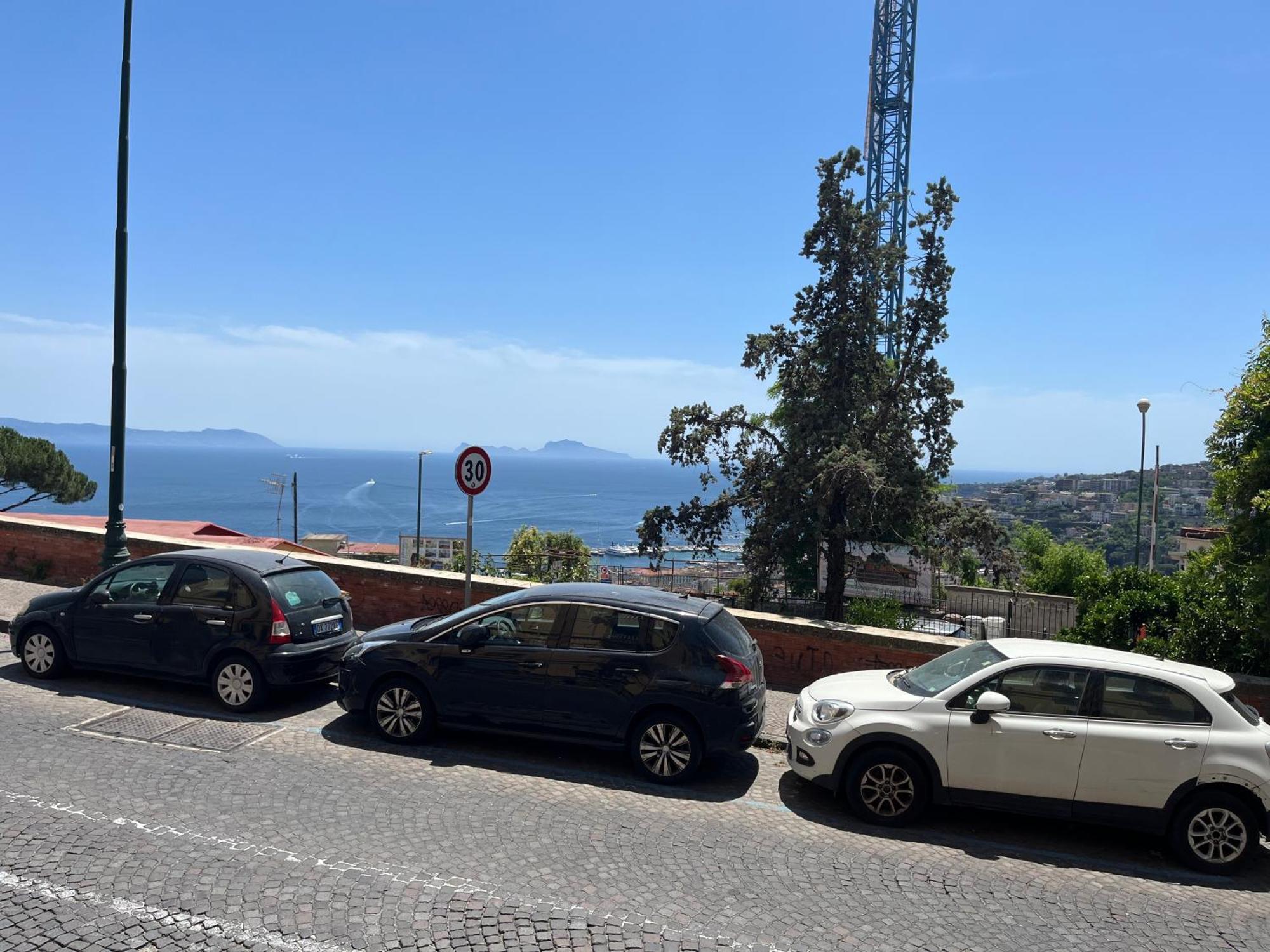 Vomero Guest House Napoli Bagian luar foto
