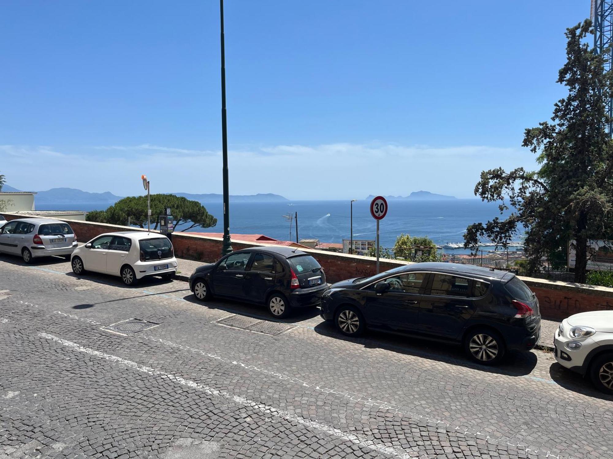 Vomero Guest House Napoli Bagian luar foto